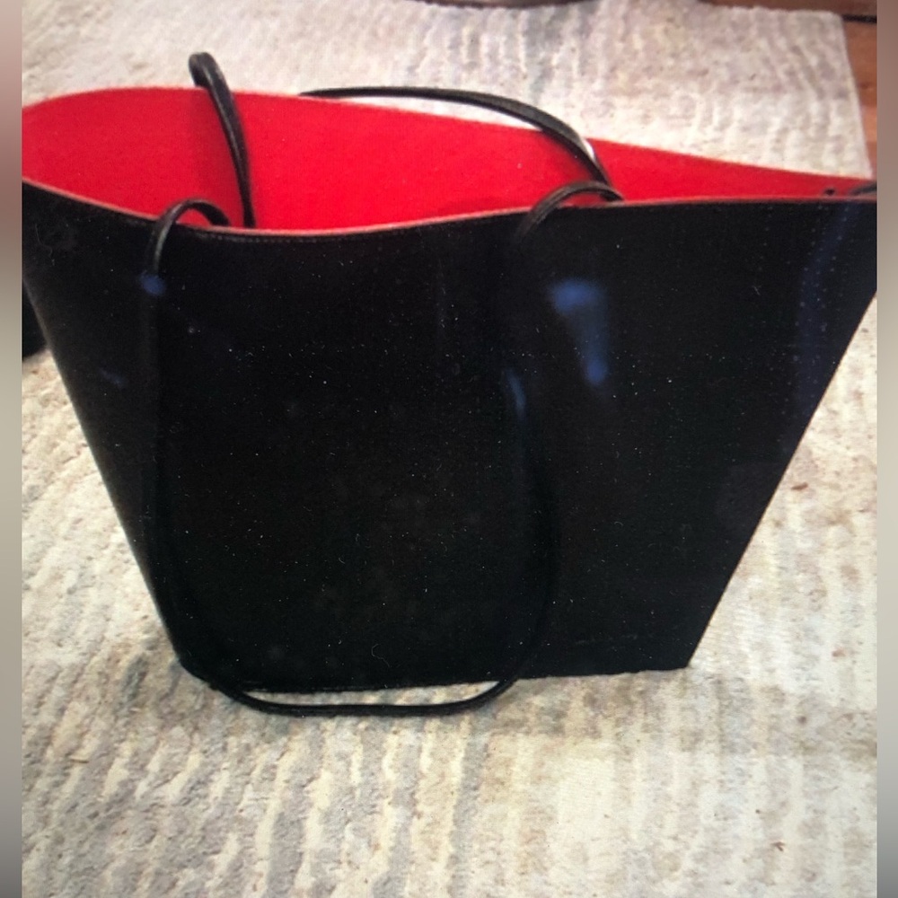 Cleo and Patel leather black and red shoulder bag!